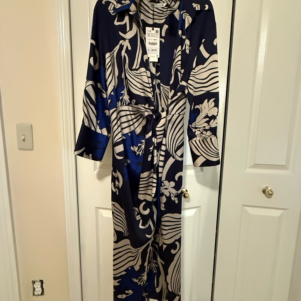 Zara Navy and Cream Women's dress